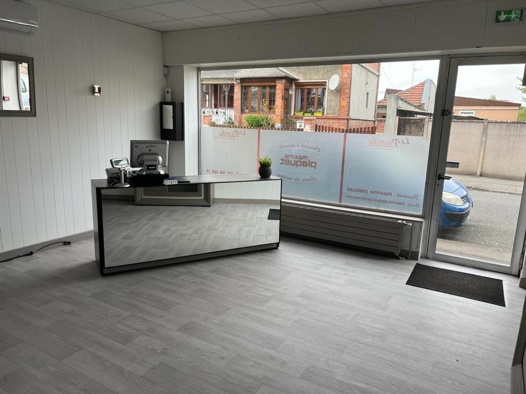 Hotel Restaurant Le Picardie Chauny Zewnętrze zdjęcie